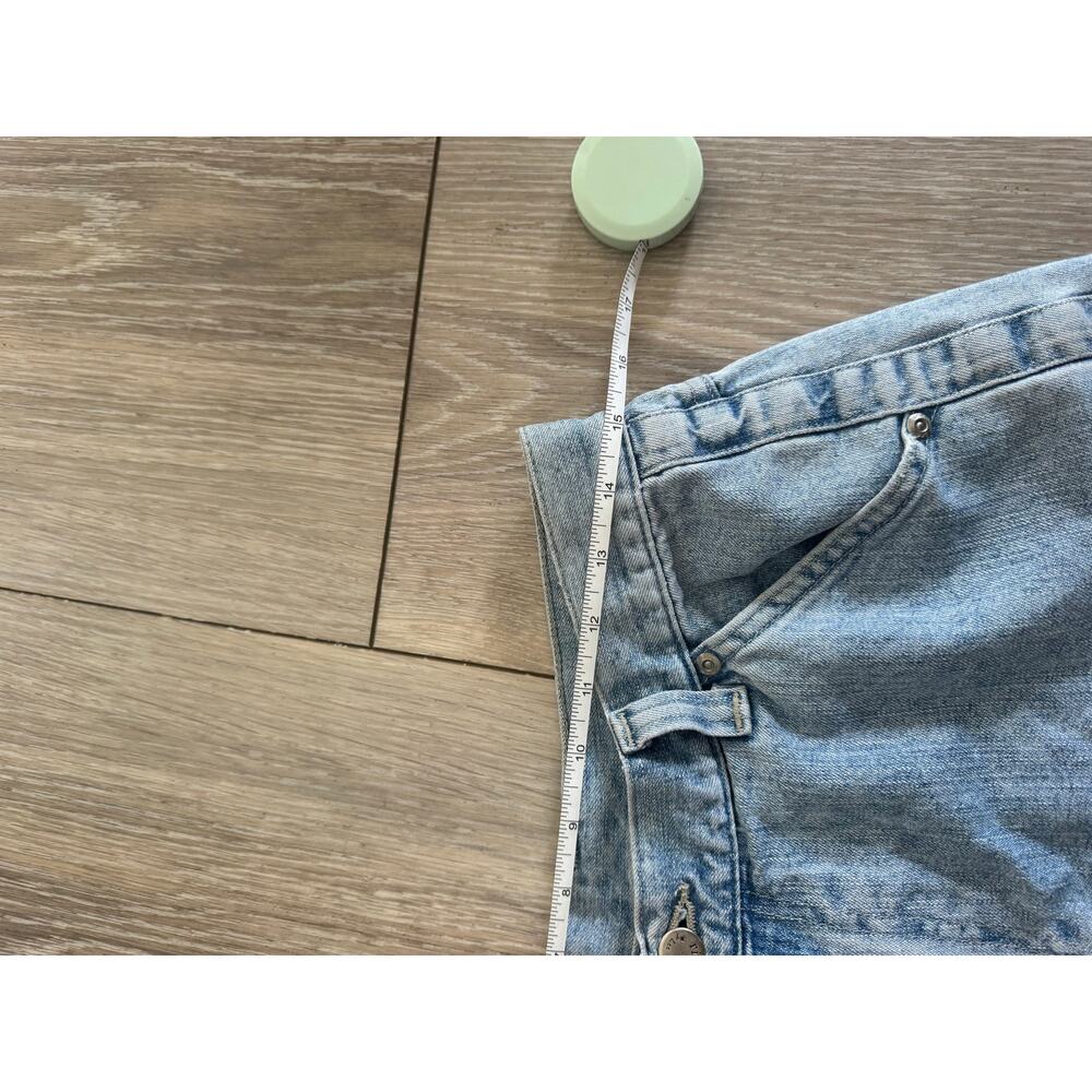 Vintage Lee Light Wash Denim Cargo Shorts | High Rise Utility - Picture 6 of 9